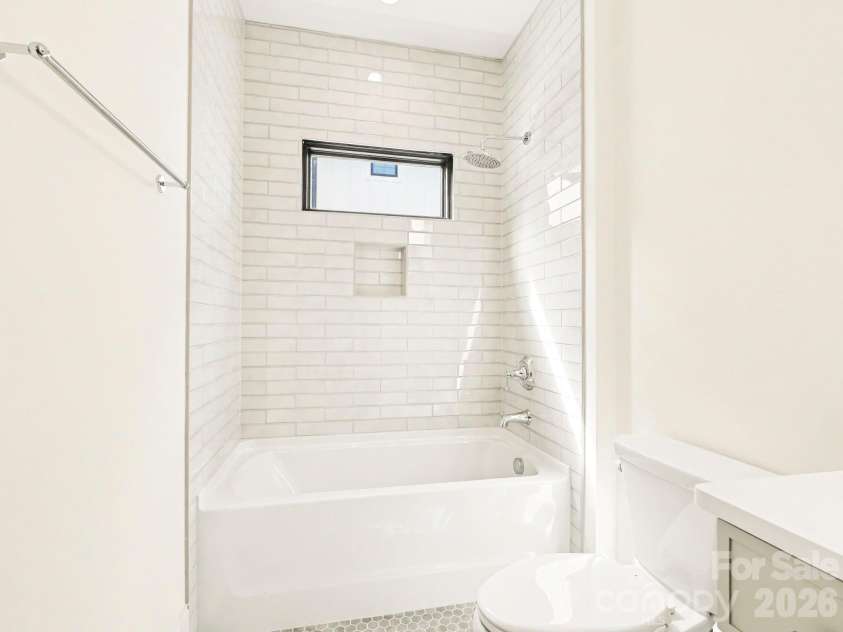 5967 Gate Post Road, Charlotte, NC 28211.  MLS# CAR4425166, YatesRealty ID 51943. 