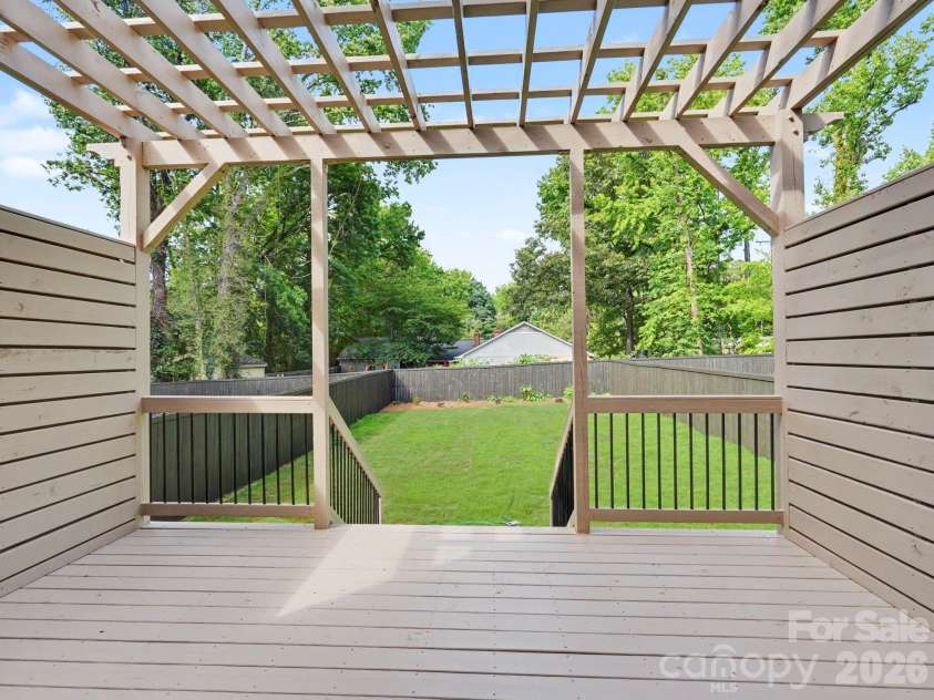 5967 Gate Post Road, Charlotte, NC 28211.  MLS# CAR4425166, YatesRealty ID 51943. 