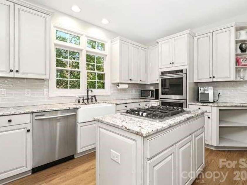 16032 Covington Point Lane, Huntersville, NC 28078.  MLS# CAR4425218, YatesRealty ID 51944. 