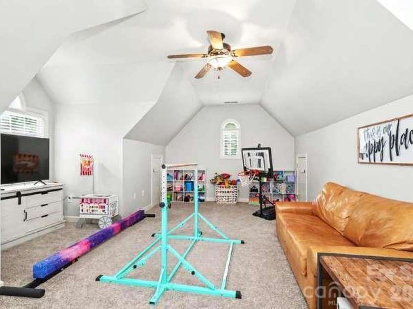16032 Covington Point Lane, Huntersville, NC 28078.  MLS# CAR4425218, YatesRealty ID 51944. 