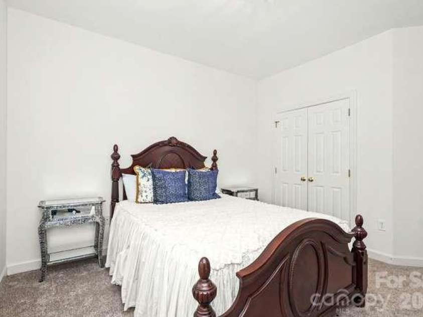 16032 Covington Point Lane, Huntersville, NC 28078.  MLS# CAR4425218, YatesRealty ID 51944. 