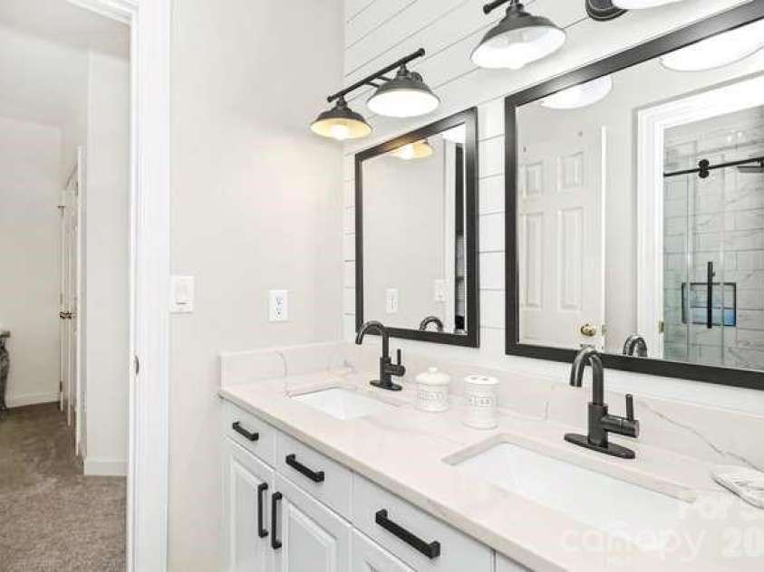 16032 Covington Point Lane, Huntersville, NC 28078.  MLS# CAR4425218, YatesRealty ID 51944. 
