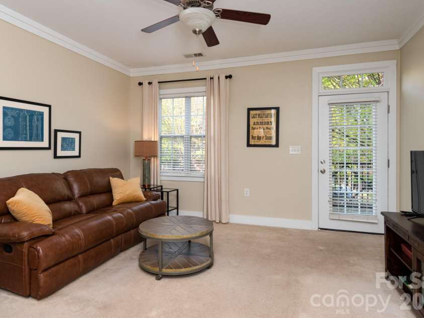 246 Harbour Place Drive, Davidson, NC 28036.  MLS# CAR4425066, YatesRealty ID 51947. 