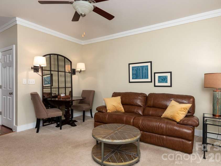 246 Harbour Place Drive, Davidson, NC 28036.  MLS# CAR4425066, YatesRealty ID 51947. 