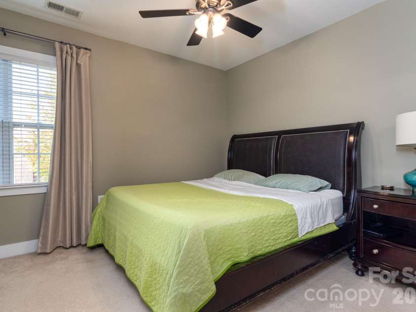246 Harbour Place Drive, Davidson, NC 28036.  MLS# CAR4425066, YatesRealty ID 51947. 
