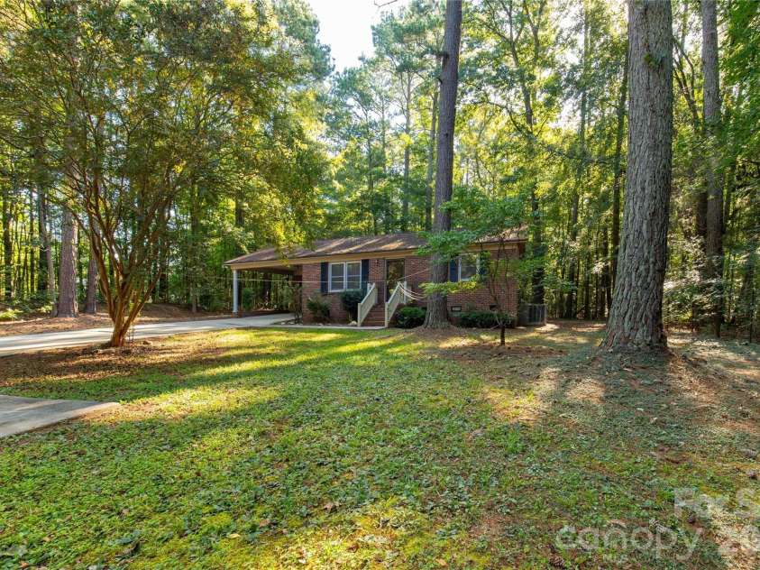 3055 University Drive, Lancaster, SC 29720.  MLS# CAR4425106, YatesRealty ID 51948. 