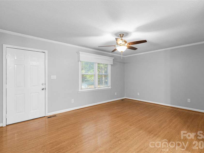 3055 University Drive, Lancaster, SC 29720.  MLS# CAR4425106, YatesRealty ID 51948. 
