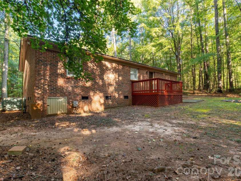 3055 University Drive, Lancaster, SC 29720.  MLS# CAR4425106, YatesRealty ID 51948. 