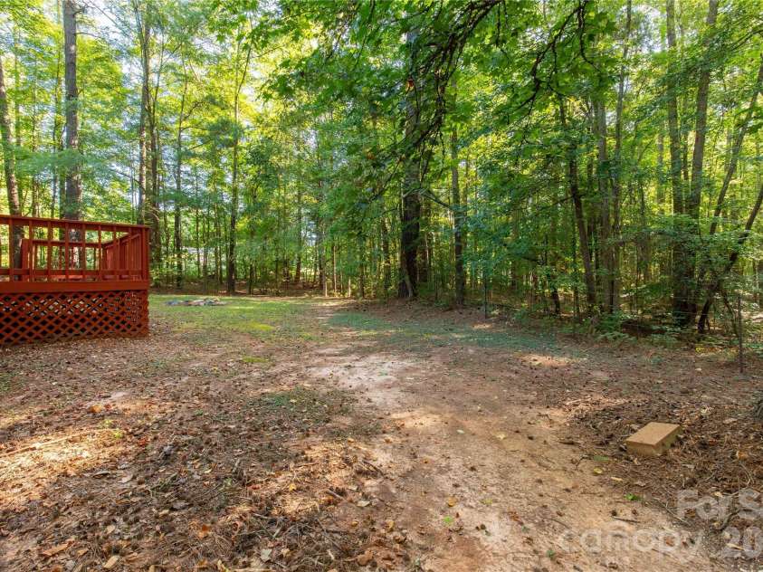 3055 University Drive, Lancaster, SC 29720.  MLS# CAR4425106, YatesRealty ID 51948. 