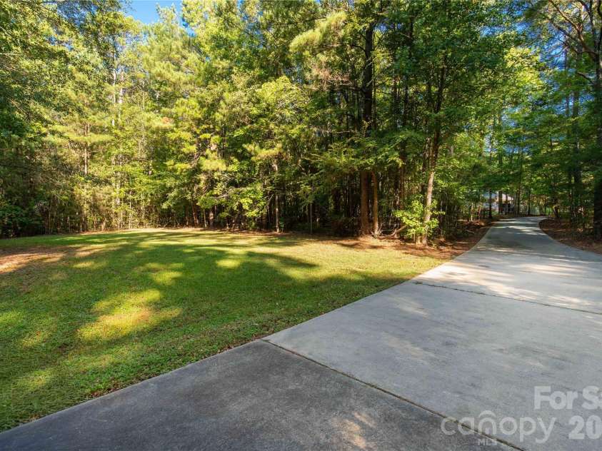 3055 University Drive, Lancaster, SC 29720.  MLS# CAR4425106, YatesRealty ID 51948. 