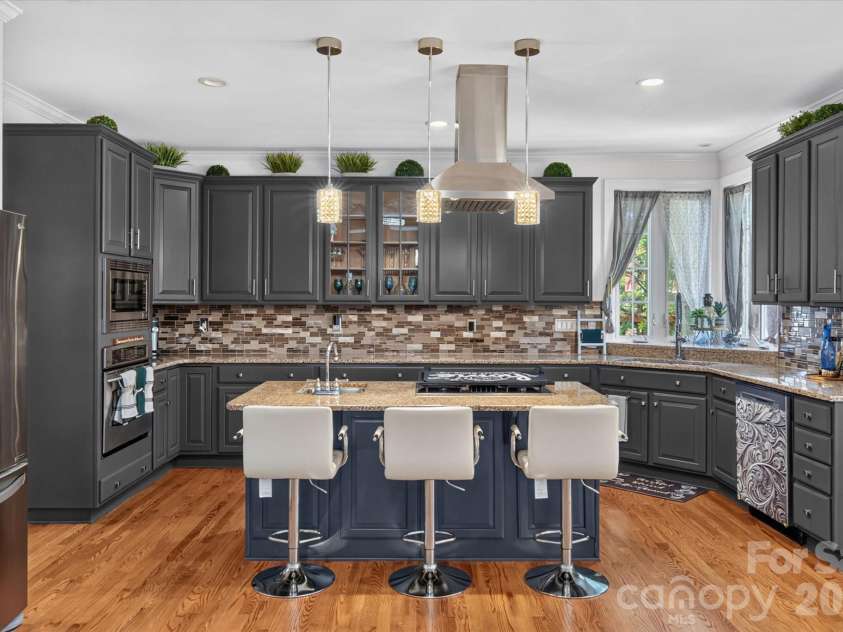 8506 Quellin Drive, Waxhaw, NC 28173.  MLS# CAR4425015, YatesRealty ID 51949. Gourmet Kitchen