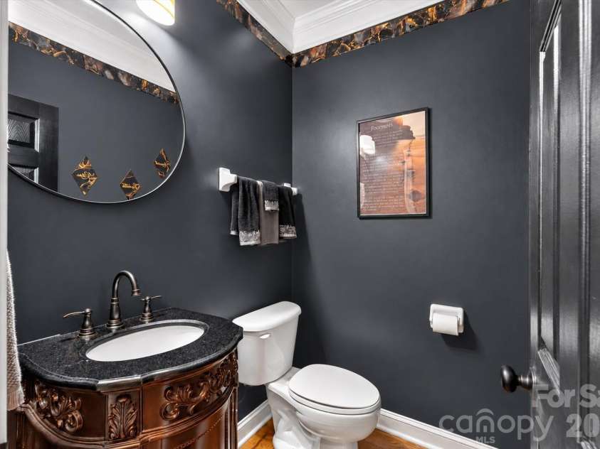 8506 Quellin Drive, Waxhaw, NC 28173.  MLS# CAR4425015, YatesRealty ID 51949. Half Bathroom