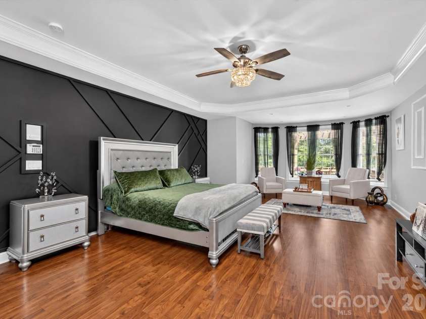 8506 Quellin Drive, Waxhaw, NC 28173.  MLS# CAR4425015, YatesRealty ID 51949. Main Floor Primary Suite