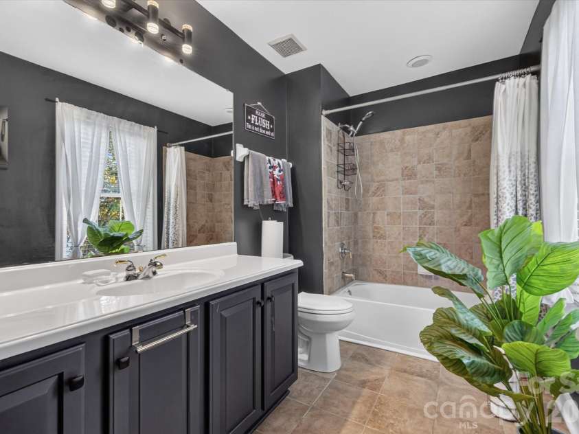 8506 Quellin Drive, Waxhaw, NC 28173.  MLS# CAR4425015, YatesRealty ID 51949. Secondary Bathroom