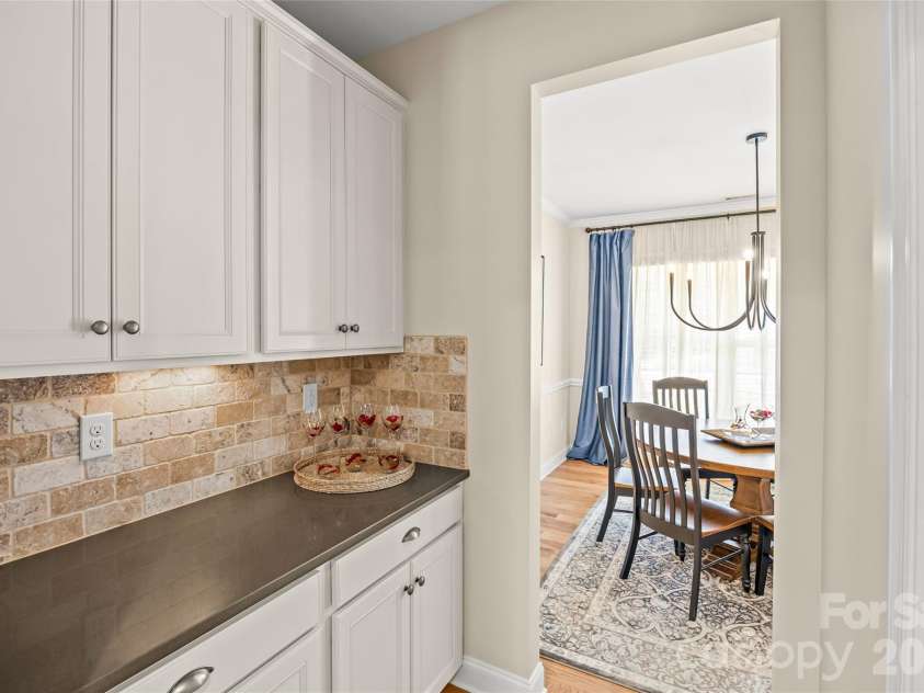 4131 Stacy Boulevard, Charlotte, NC 28209.  MLS# CAR4354050, YatesRealty ID 5195. 