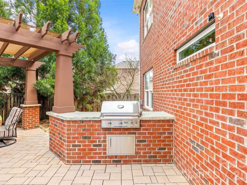 4131 Stacy Boulevard, Charlotte, NC 28209.  MLS# CAR4354050, YatesRealty ID 5195. 