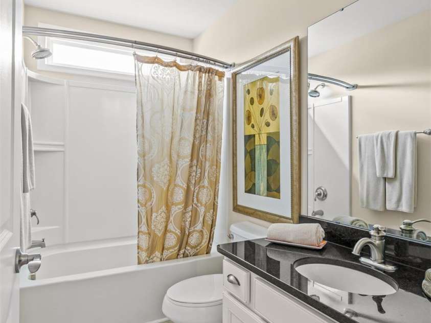 4131 Stacy Boulevard, Charlotte, NC 28209.  MLS# CAR4354050, YatesRealty ID 5195. Second Floor Guest Bath