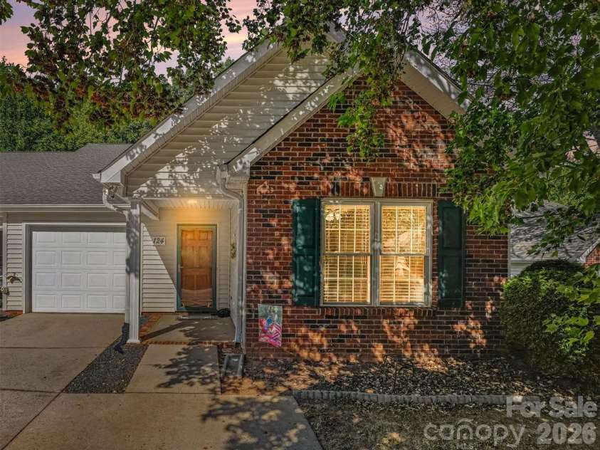 124 Keswick Lane, Mooresville, NC 28117.  MLS# CAR4424692, YatesRealty ID 51950. 