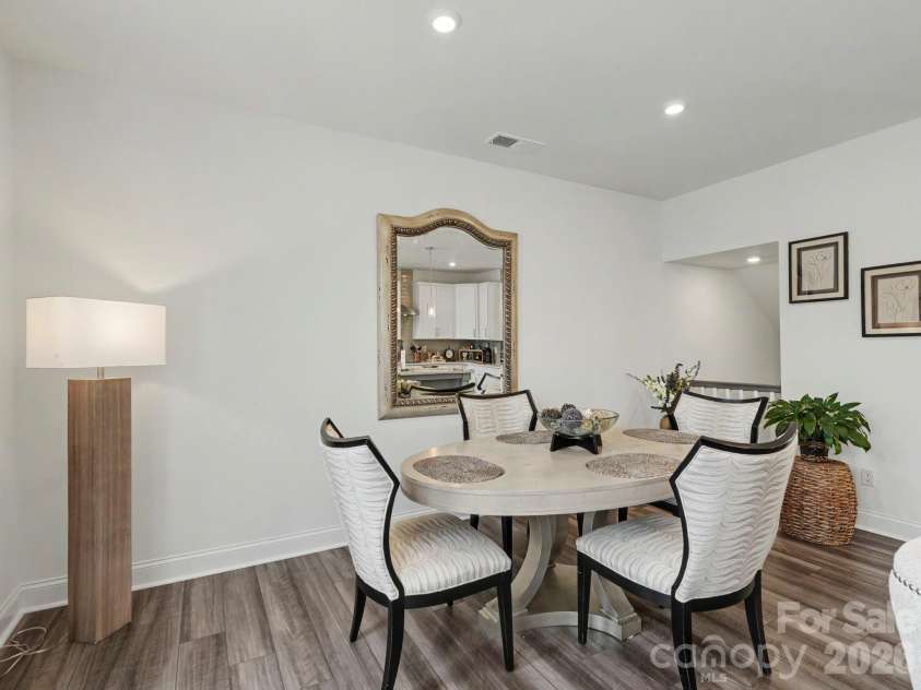 2110 Magnolia Blossom Way, Charlotte, NC 28211.  MLS# CAR4424576, YatesRealty ID 51954. 