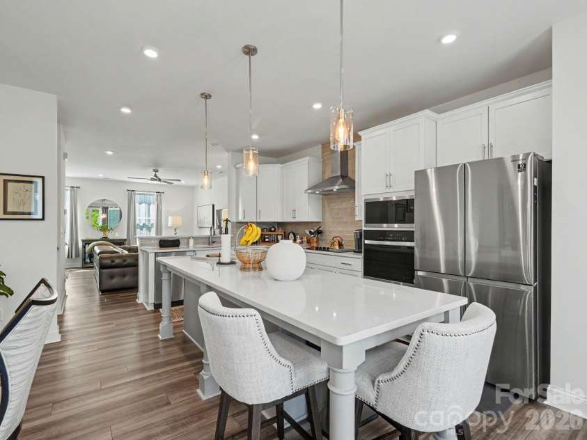 2110 Magnolia Blossom Way, Charlotte, NC 28211.  MLS# CAR4424576, YatesRealty ID 51954. 