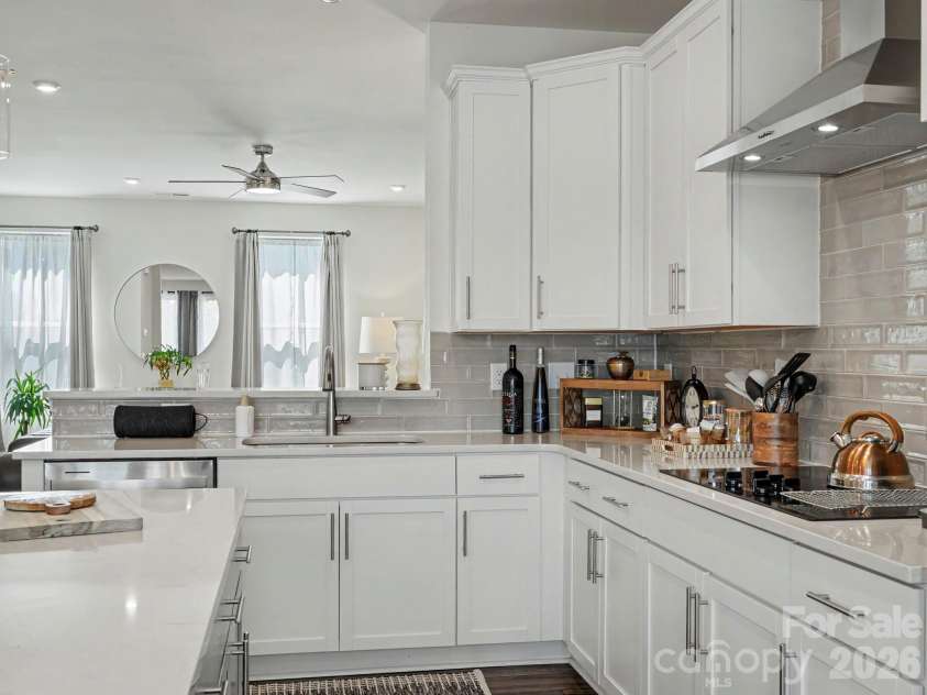 2110 Magnolia Blossom Way, Charlotte, NC 28211.  MLS# CAR4424576, YatesRealty ID 51954. 