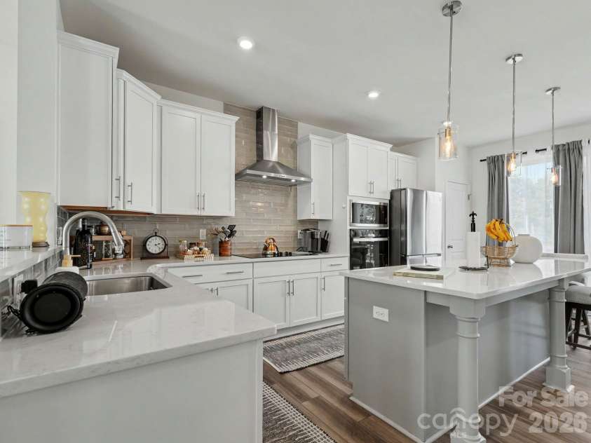2110 Magnolia Blossom Way, Charlotte, NC 28211.  MLS# CAR4424576, YatesRealty ID 51954. 