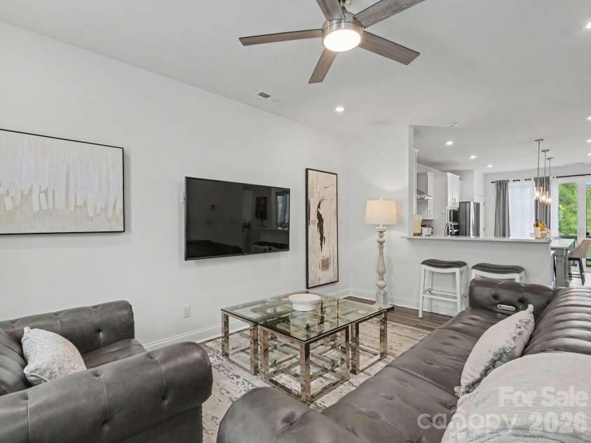 2110 Magnolia Blossom Way, Charlotte, NC 28211.  MLS# CAR4424576, YatesRealty ID 51954. 