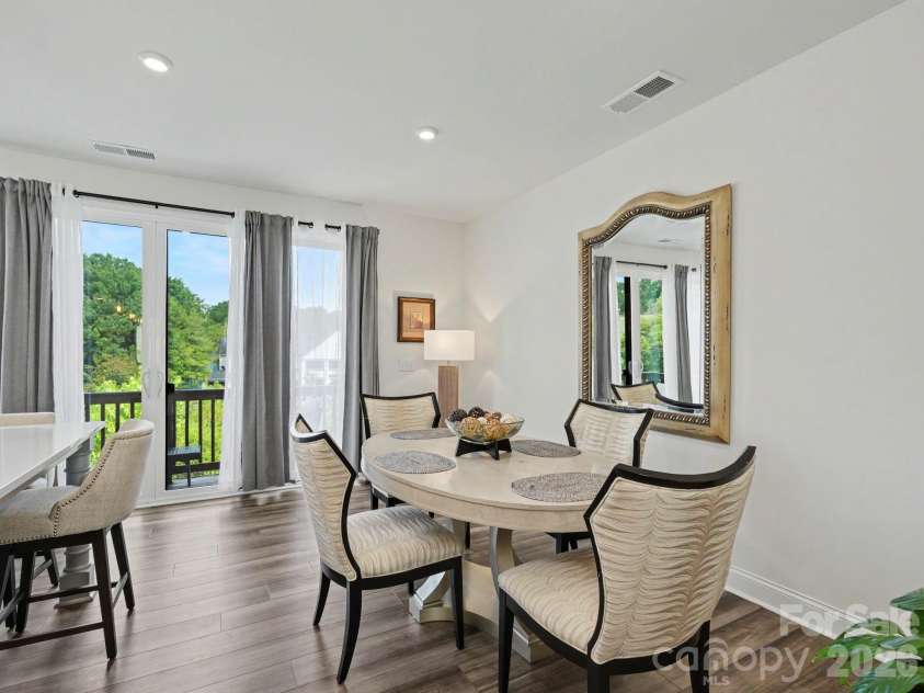 2110 Magnolia Blossom Way, Charlotte, NC 28211.  MLS# CAR4424576, YatesRealty ID 51954. 
