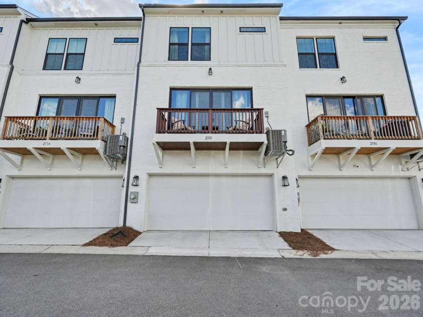 2110 Magnolia Blossom Way, Charlotte, NC 28211.  MLS# CAR4424576, YatesRealty ID 51954. 