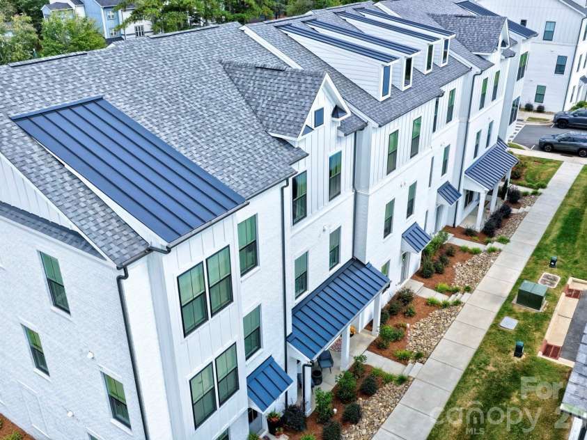 2110 Magnolia Blossom Way, Charlotte, NC 28211.  MLS# CAR4424576, YatesRealty ID 51954. 