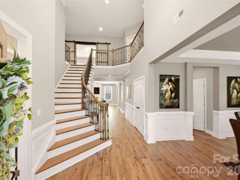 2101 Trading Ford Drive, Waxhaw, NC 28173.  MLS# CAR4424667, YatesRealty ID 51955. Foyer