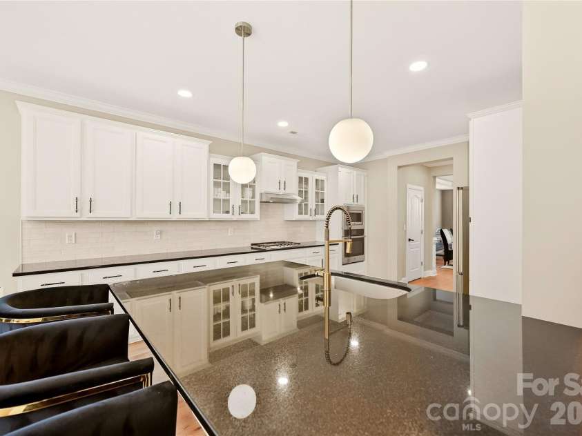 2101 Trading Ford Drive, Waxhaw, NC 28173.  MLS# CAR4424667, YatesRealty ID 51955. Kitchen