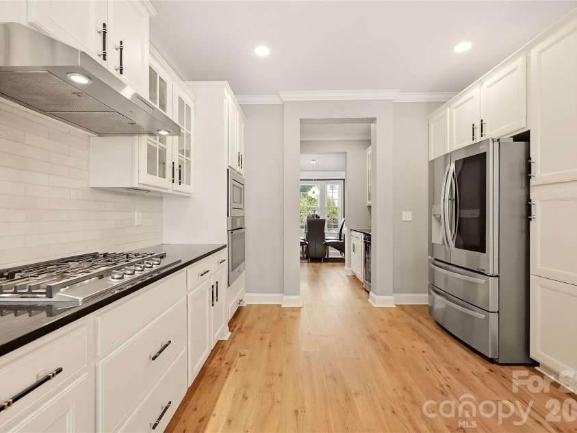 2101 Trading Ford Drive, Waxhaw, NC 28173.  MLS# CAR4424667, YatesRealty ID 51955. Kitchen