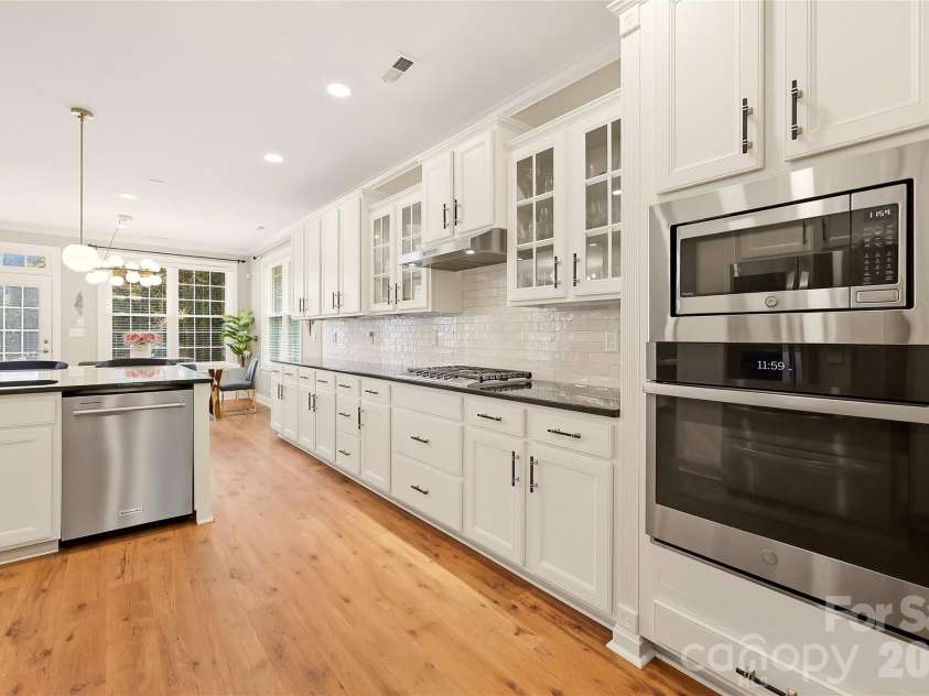 2101 Trading Ford Drive, Waxhaw, NC 28173.  MLS# CAR4424667, YatesRealty ID 51955. Kitchen