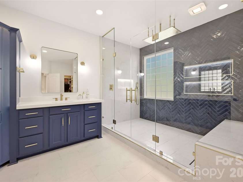 2101 Trading Ford Drive, Waxhaw, NC 28173.  MLS# CAR4424667, YatesRealty ID 51955. Primary Bath