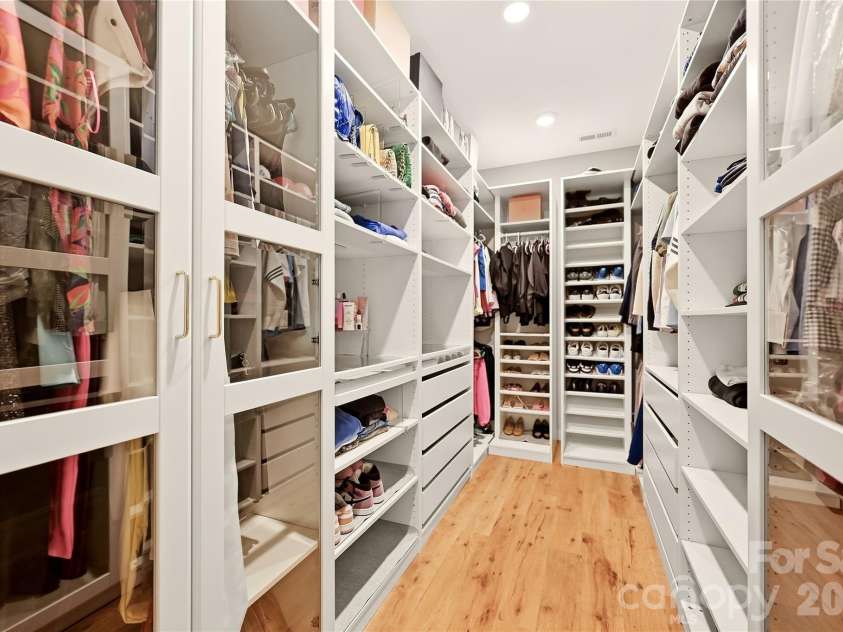 2101 Trading Ford Drive, Waxhaw, NC 28173.  MLS# CAR4424667, YatesRealty ID 51955. Primary Closet