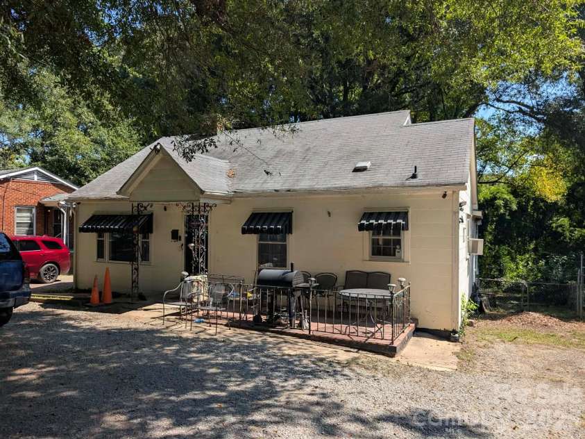 712 Weldon Street, Gastonia, NC 28052.  MLS# CAR4424561, YatesRealty ID 51956. 