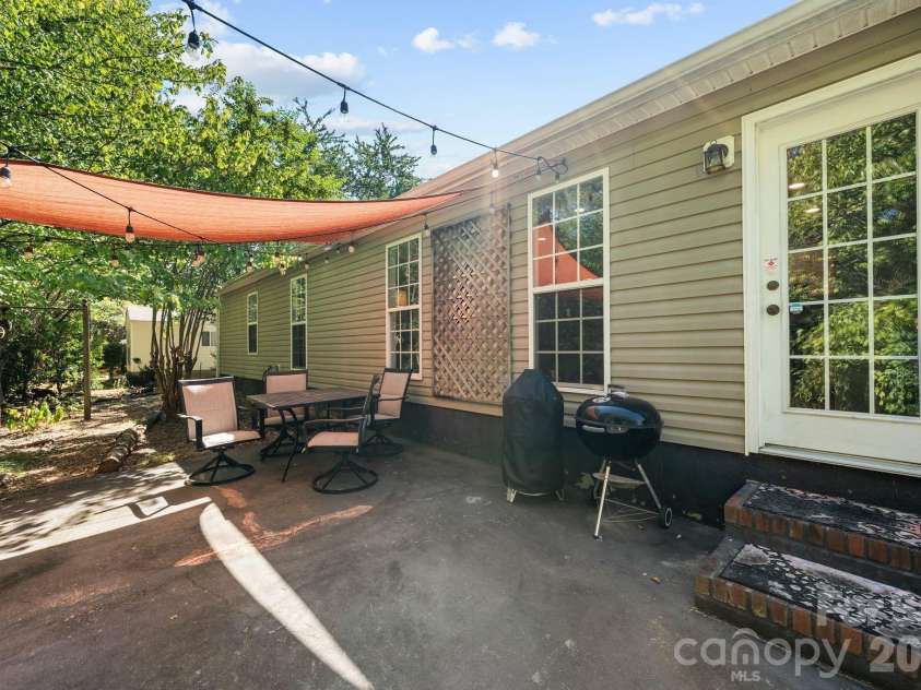 5204 Ashie Avenue, Matthews, NC 28104.  MLS# CAR4424402, YatesRealty ID 51957. 