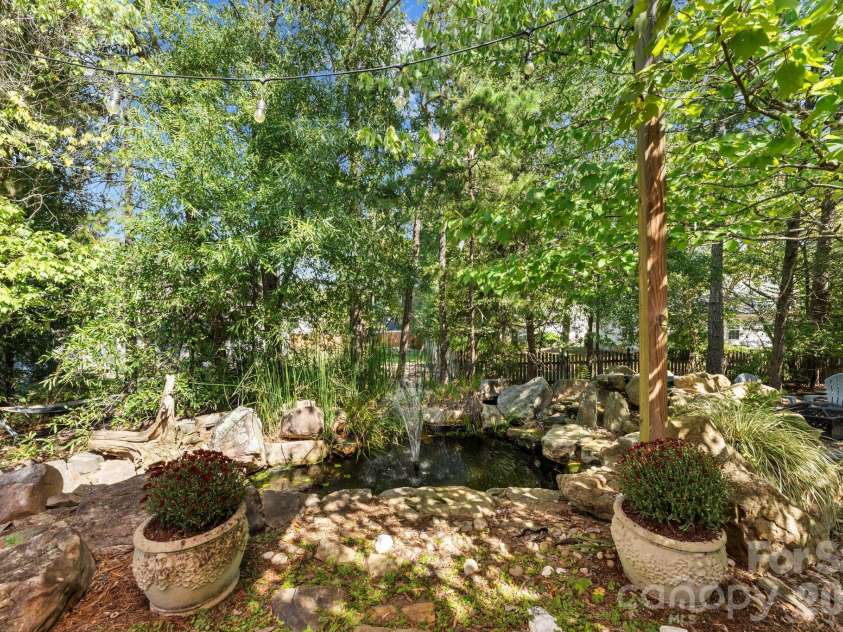 5204 Ashie Avenue, Matthews, NC 28104.  MLS# CAR4424402, YatesRealty ID 51957. 