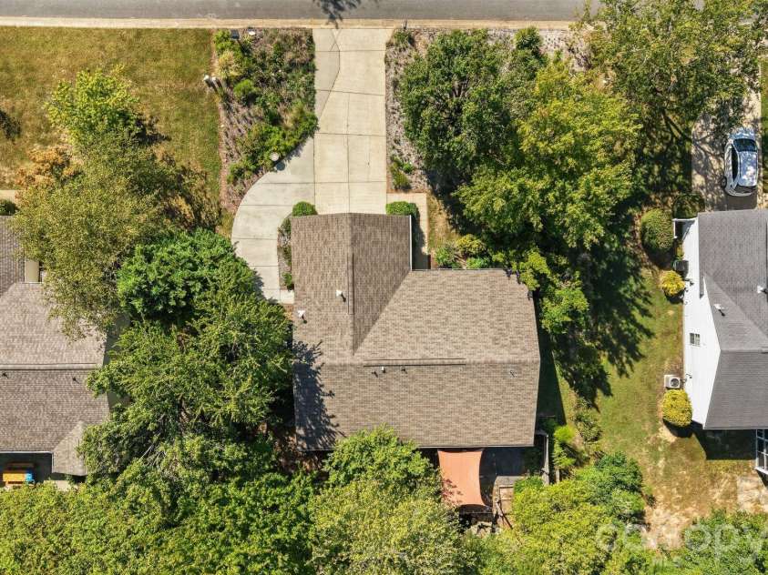 5204 Ashie Avenue, Matthews, NC 28104.  MLS# CAR4424402, YatesRealty ID 51957. 