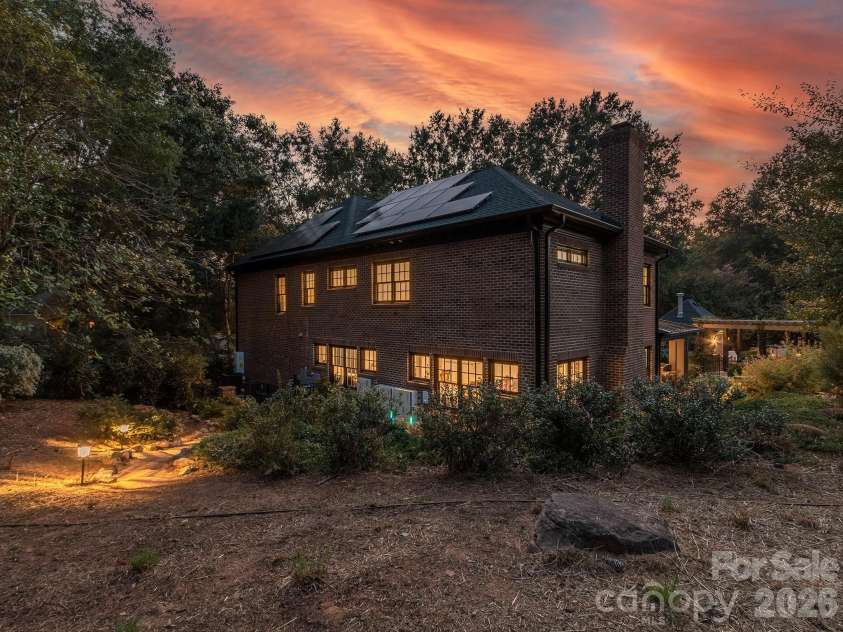5307 Mirabell Road, Charlotte, NC 28226.  MLS# CAR4424407, YatesRealty ID 51958. 