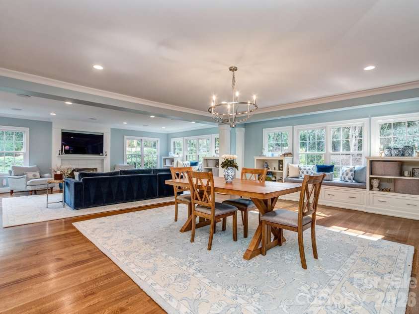 5307 Mirabell Road, Charlotte, NC 28226.  MLS# CAR4424407, YatesRealty ID 51958. Breakfast Room