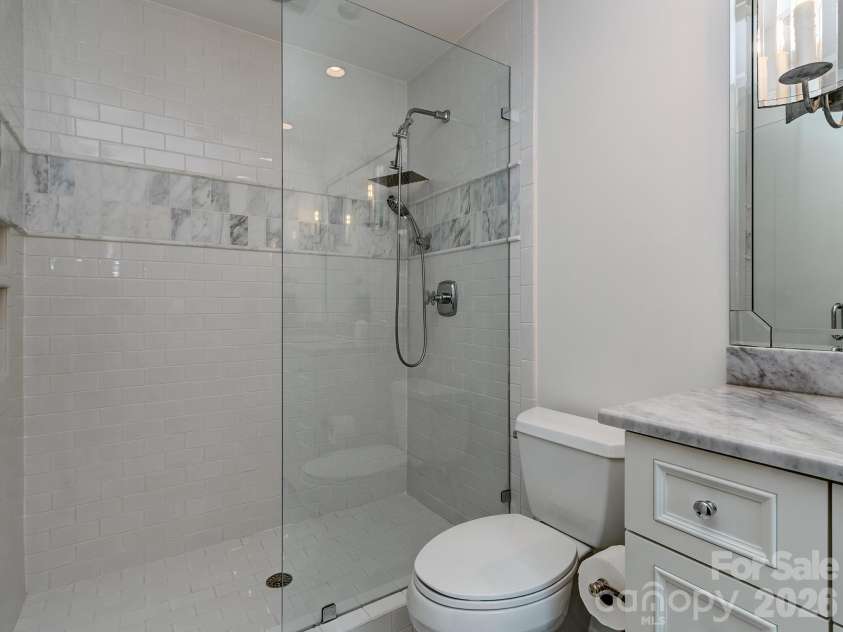 5307 Mirabell Road, Charlotte, NC 28226.  MLS# CAR4424407, YatesRealty ID 51958. Ensuite Bath