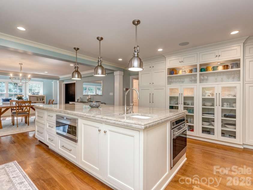 5307 Mirabell Road, Charlotte, NC 28226.  MLS# CAR4424407, YatesRealty ID 51958. Kitchen