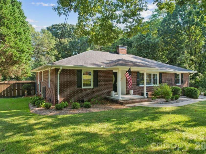 1729 Lumpkin Circle, Rock Hill, SC 29732.  MLS# CAR4423697, YatesRealty ID 51959. 