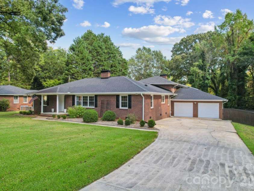 1729 Lumpkin Circle, Rock Hill, SC 29732.  MLS# CAR4423697, YatesRealty ID 51959. 