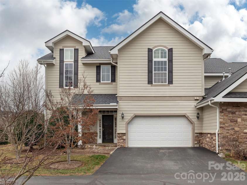 132 Towne Place Drive, Hendersonville, NC 28792.  MLS# CAR4347490, YatesRealty ID 5196. 