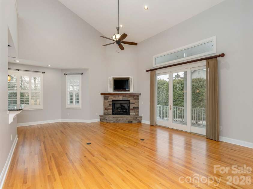 132 Towne Place Drive, Hendersonville, NC 28792.  MLS# CAR4347490, YatesRealty ID 5196. 