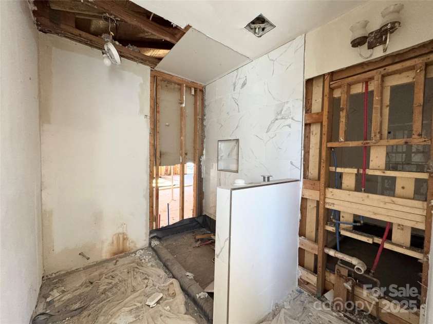 1600 Julia Maulden Place, Charlotte, NC 28206.  MLS# CAR4232783, YatesRealty ID 5196. 