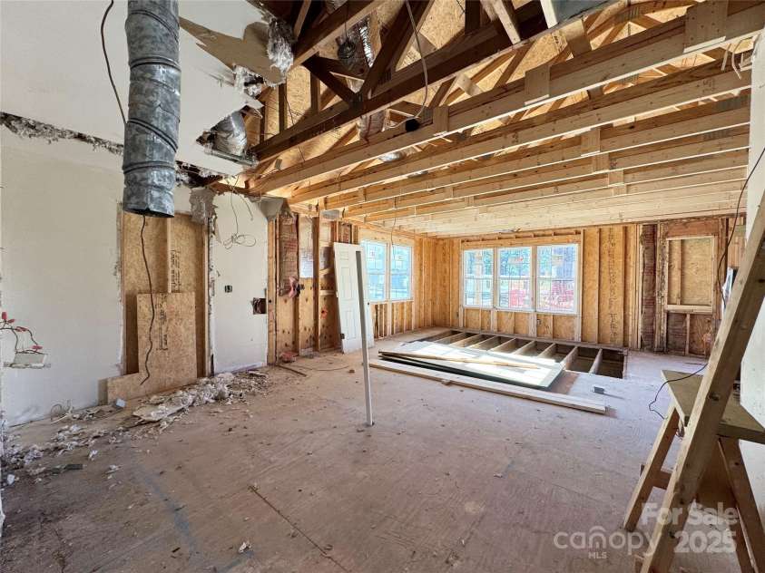 1600 Julia Maulden Place, Charlotte, NC 28206.  MLS# CAR4232783, YatesRealty ID 5196. 